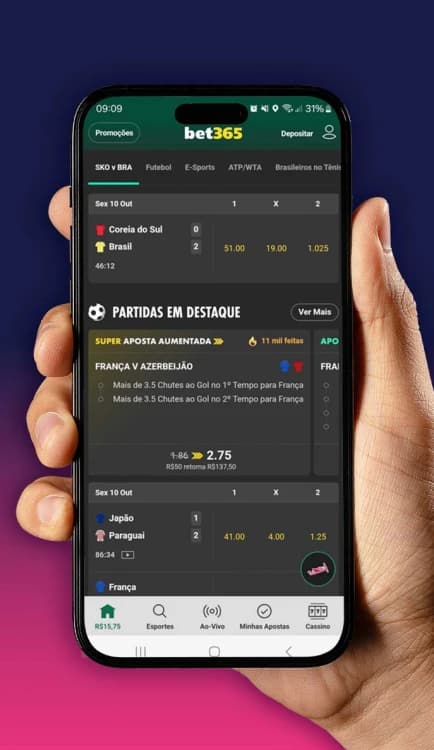 Aplicativo Bet365 mostrando apostas em partidas de futebol, incluindo Brasil vs Coreia do Sul, com super aposta aumentada